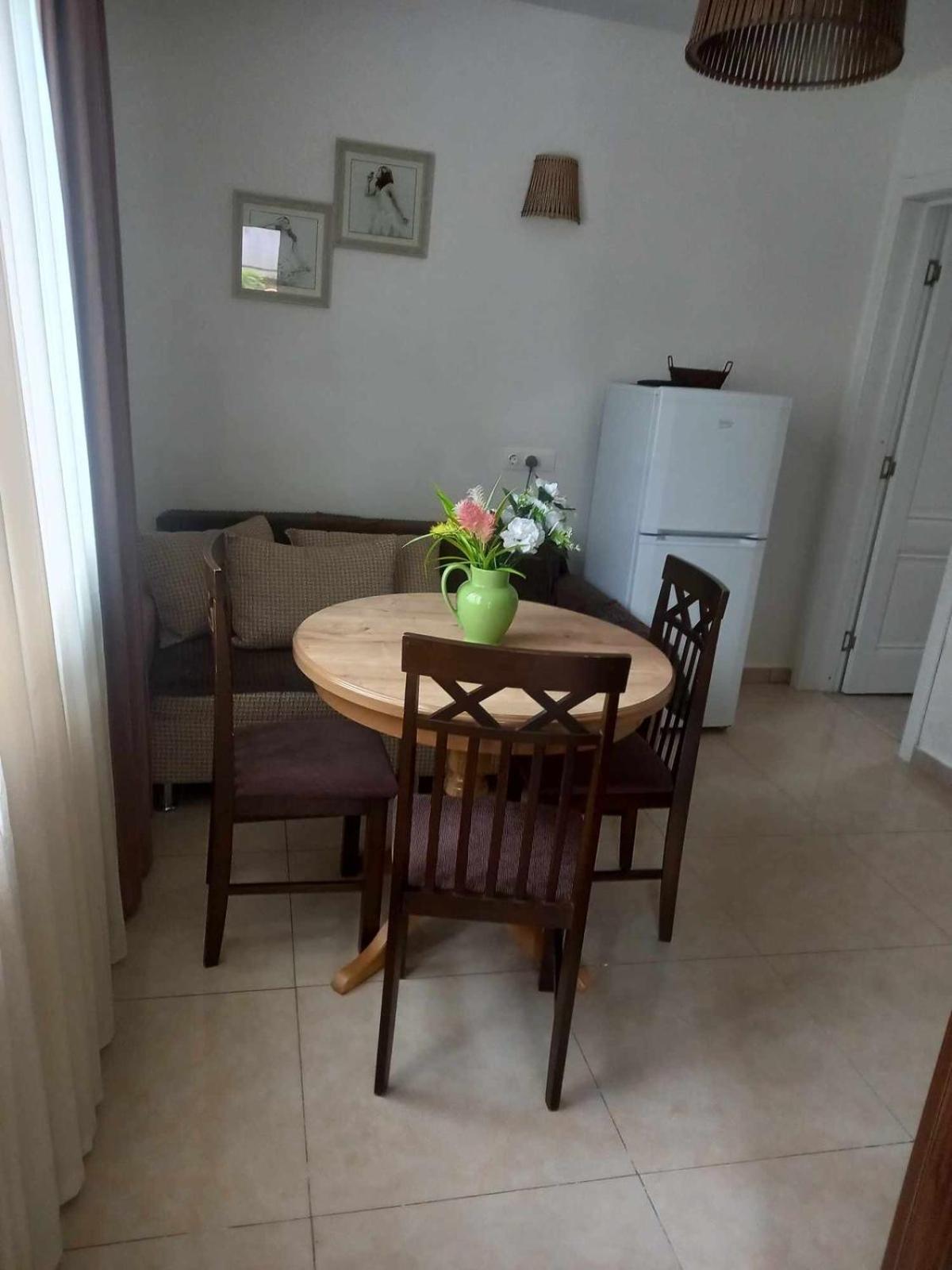 Verona Apartment Dushet'i Bagian luar foto