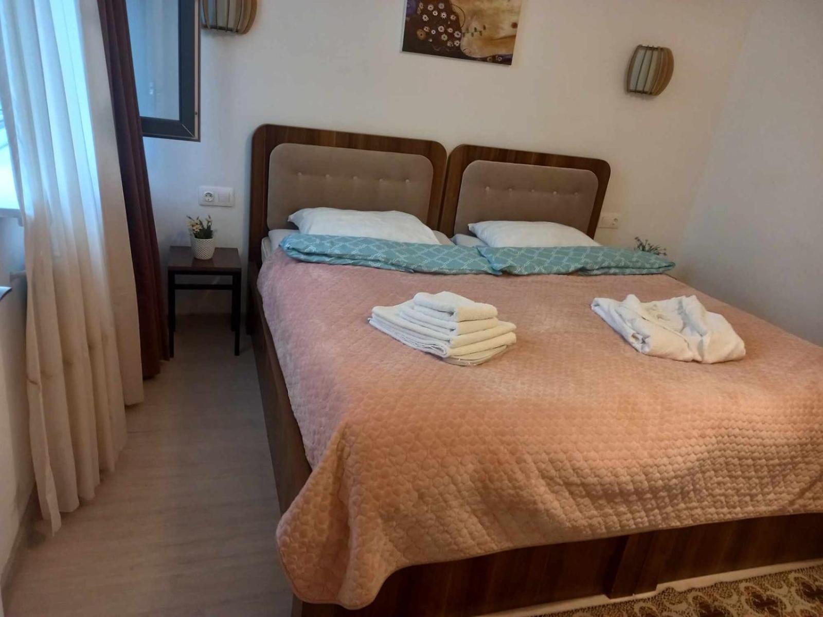 Verona Apartment Dushet'i Bagian luar foto