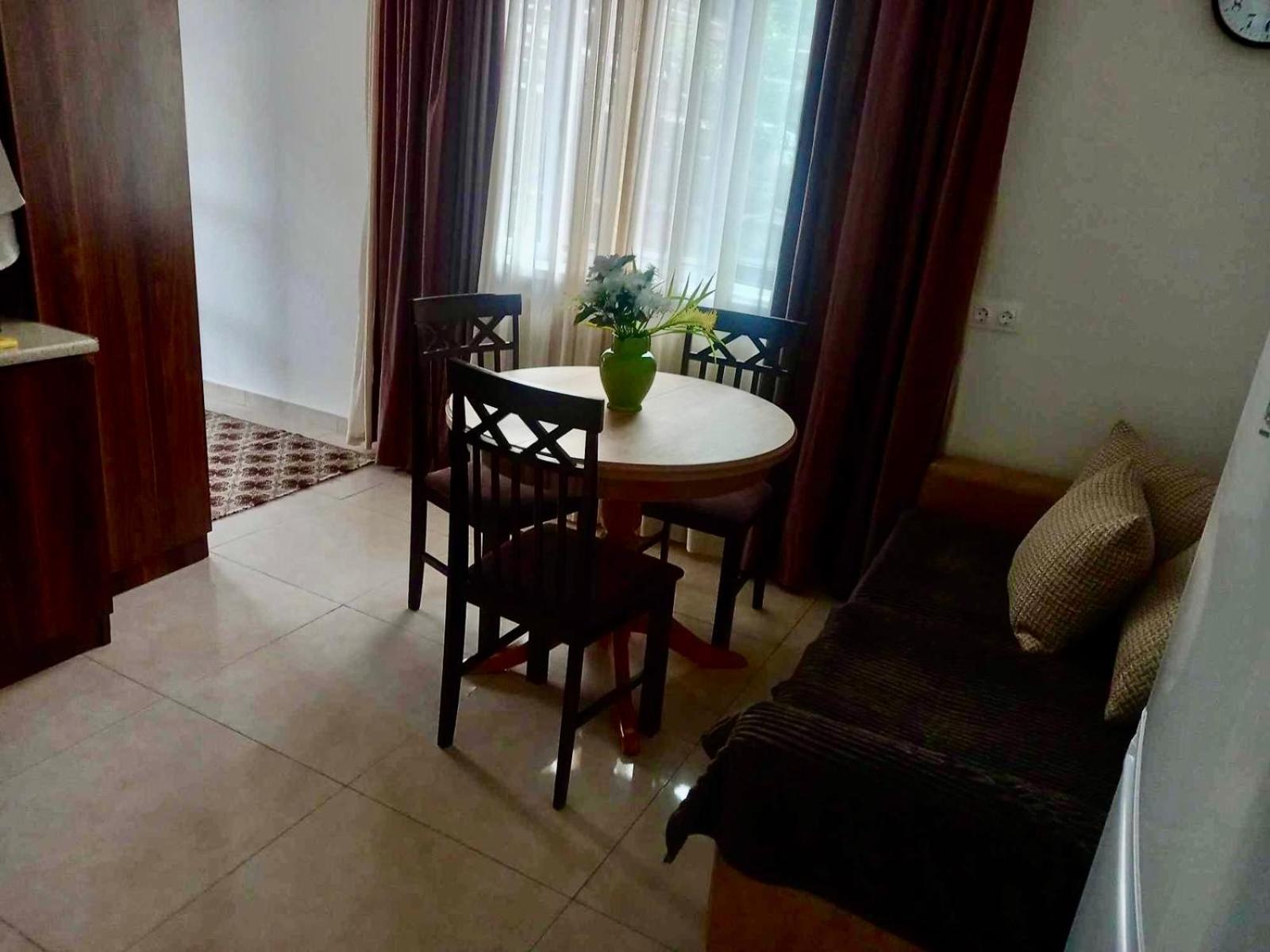 Verona Apartment Dushet'i Bagian luar foto
