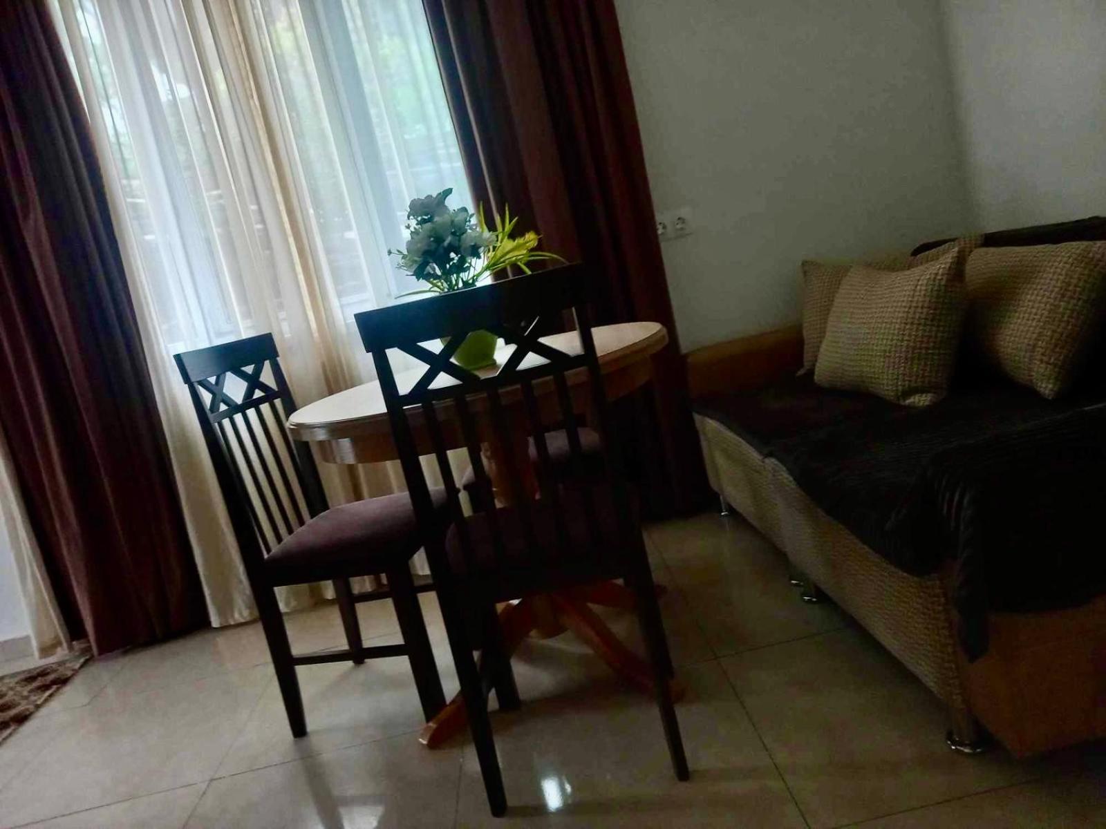 Verona Apartment Dushet'i Bagian luar foto