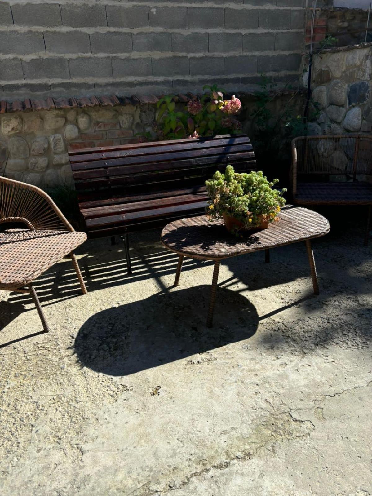 Verona Apartment Dushet'i Bagian luar foto