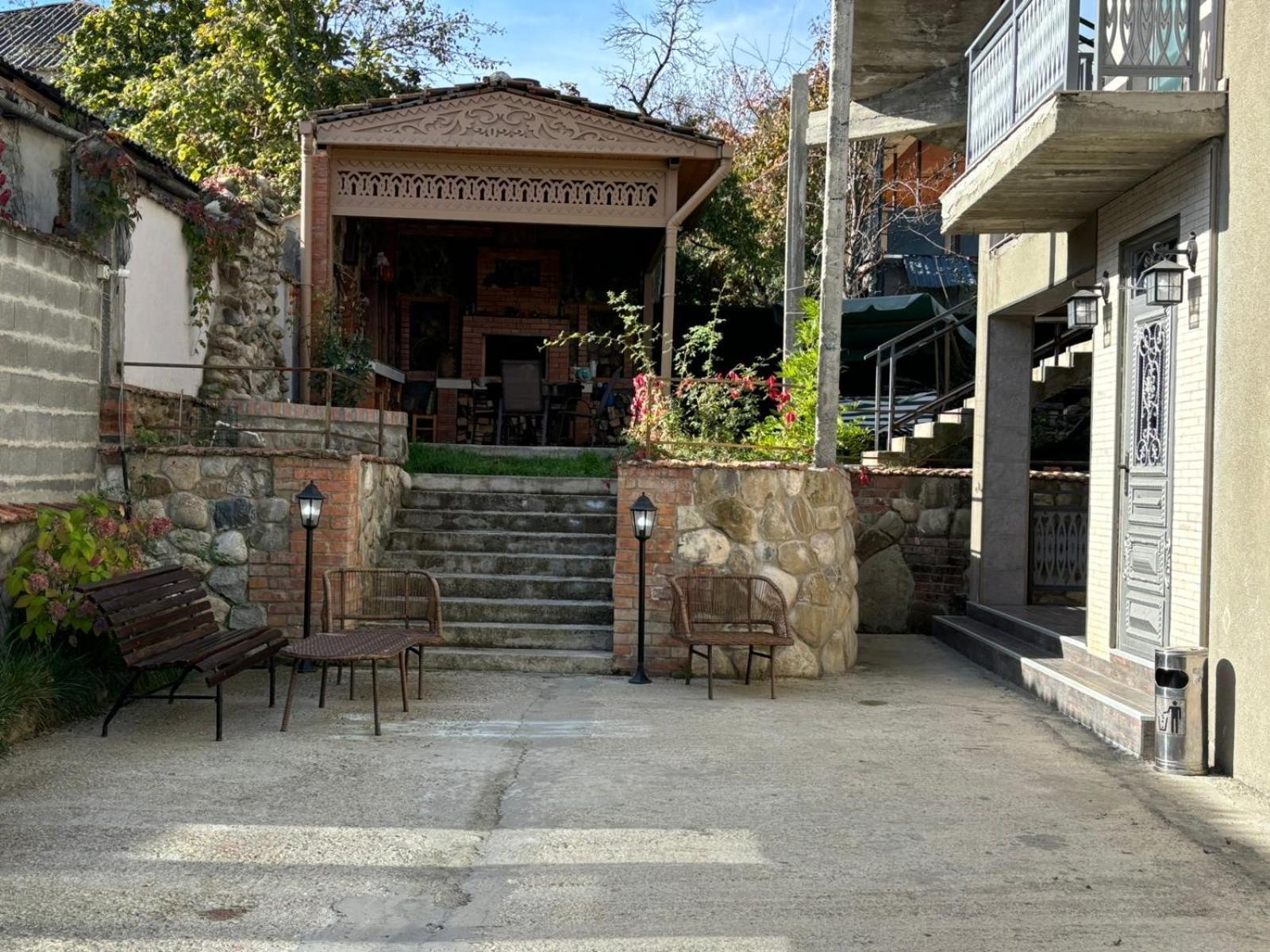 Verona Apartment Dushet'i Bagian luar foto