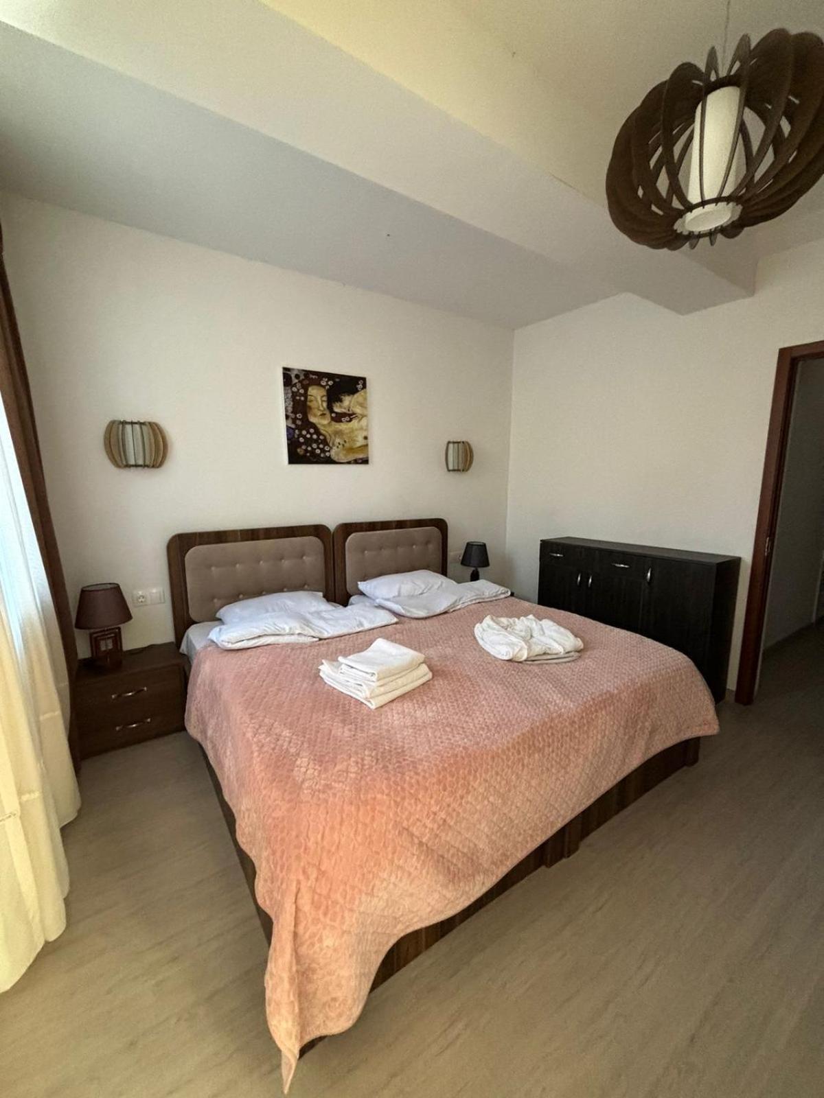 Verona Apartment Dushet'i Bagian luar foto
