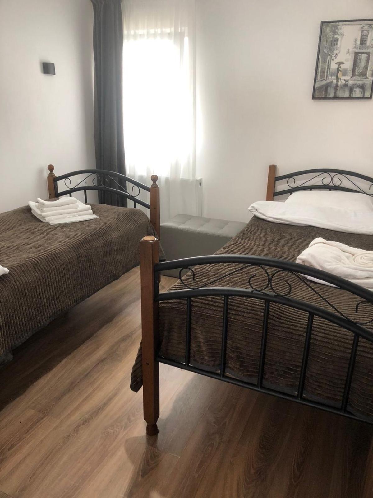Verona Apartment Dushet'i Bagian luar foto